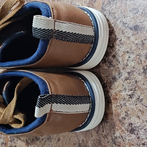 Boy's Shoes - Picture 2 of 4